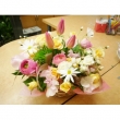 徳島県徳島市フラワーかごせの花　春のにぎやかアレンジ