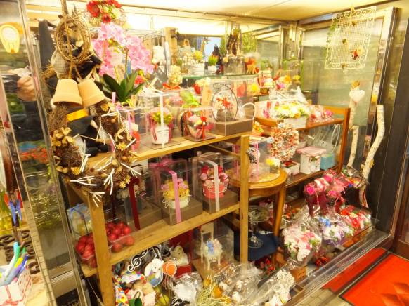 「フラワーかごせ」　（徳島県徳島市）の花屋店舗写真4